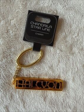 Star Wars Chandrila Star Line Halcyon Galactic Starcruiser Charm Keychain - New